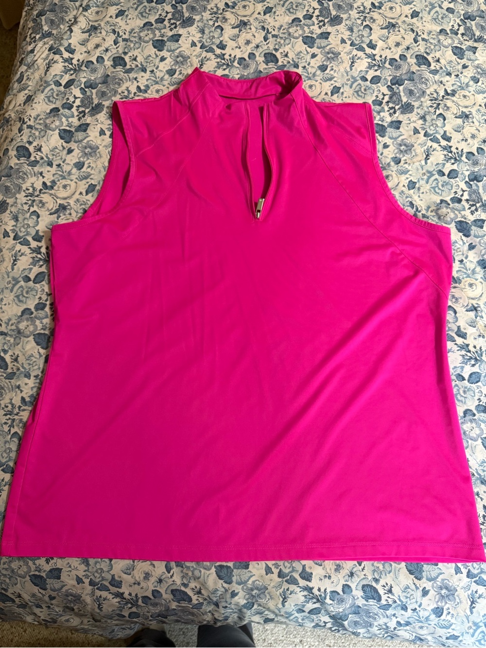 TAIL brand golf top like new XXL